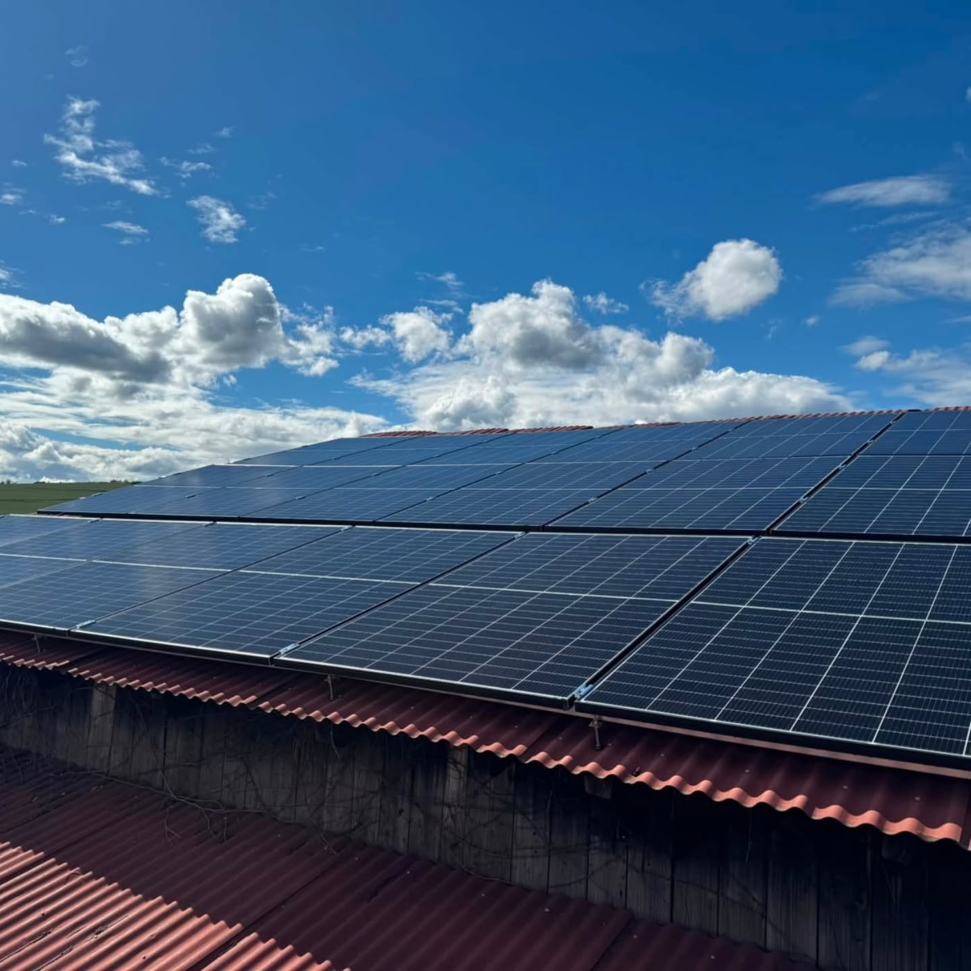 Nachher: Photovoltaik auf dem Scheunendach
